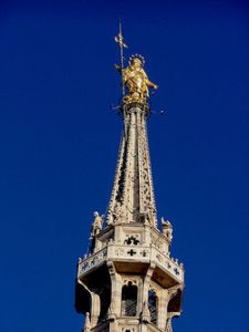 Copia de 250px-Duomo_Milan_Madonnina
